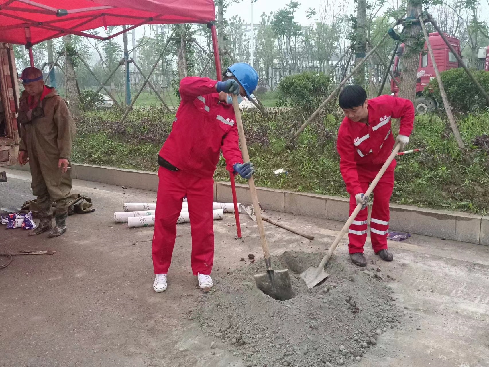 西城管道疏通哪家好】及时进行市政管道清淤
