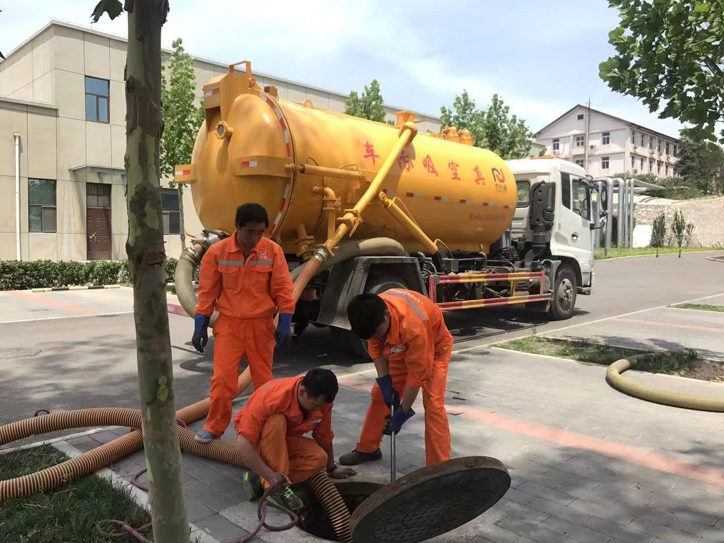 西城化粪池清理与5-8吨吸粪车施工效率分析